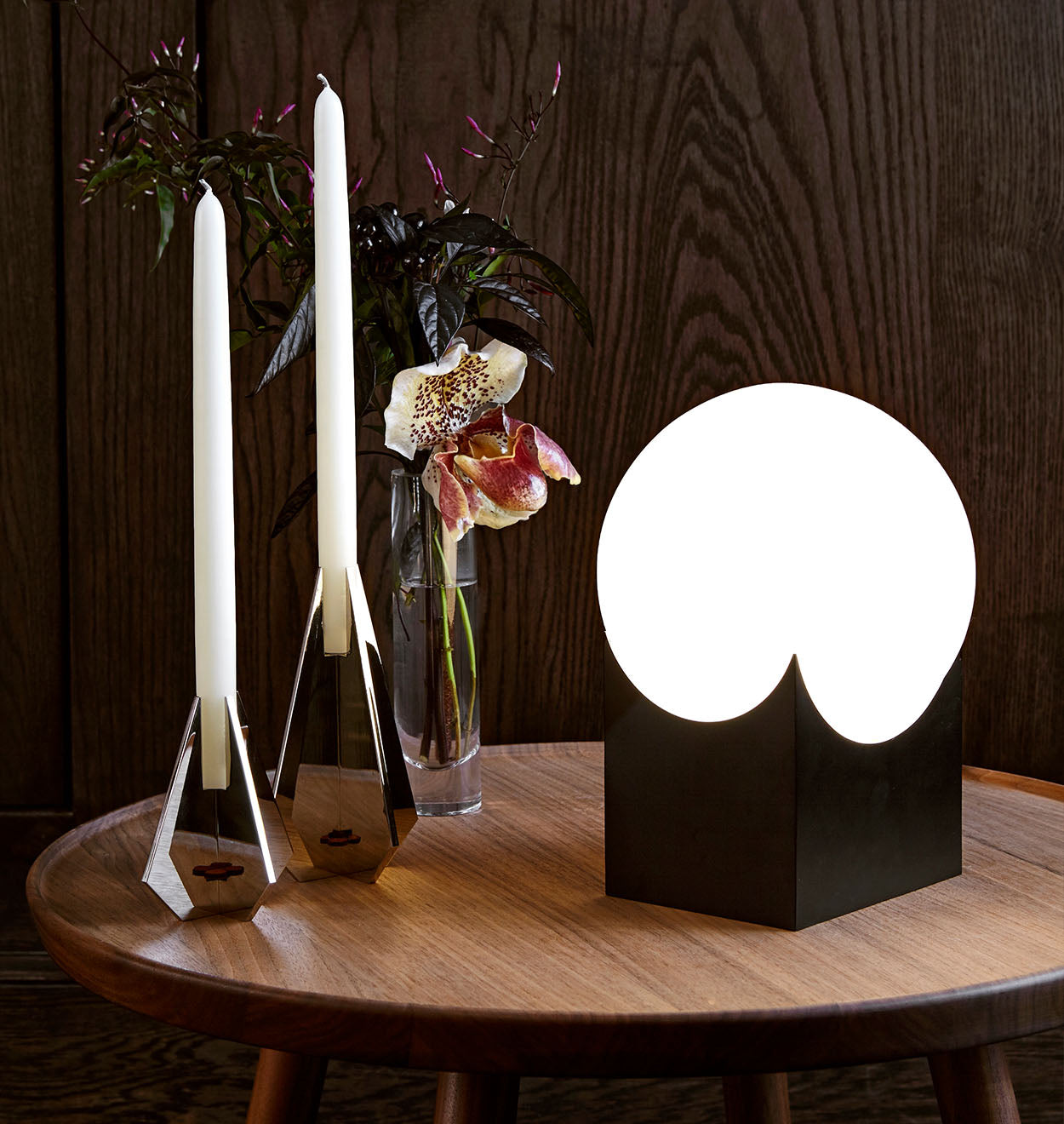 Atlas Table Lamp - 01