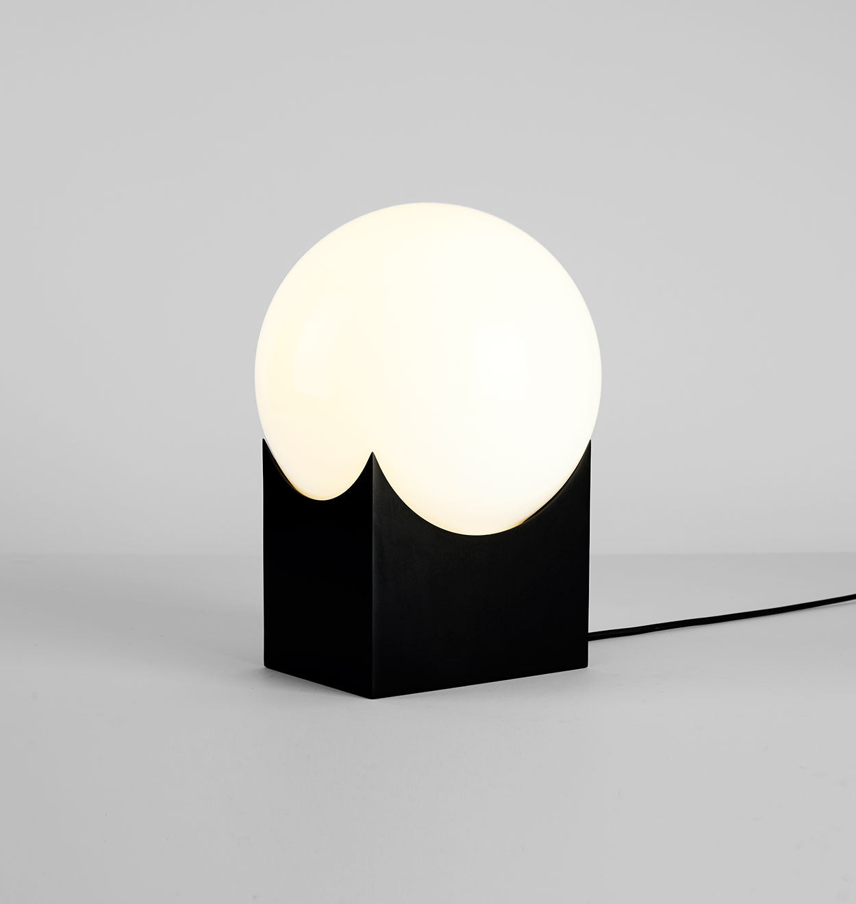 Atlas Table Lamp - 01