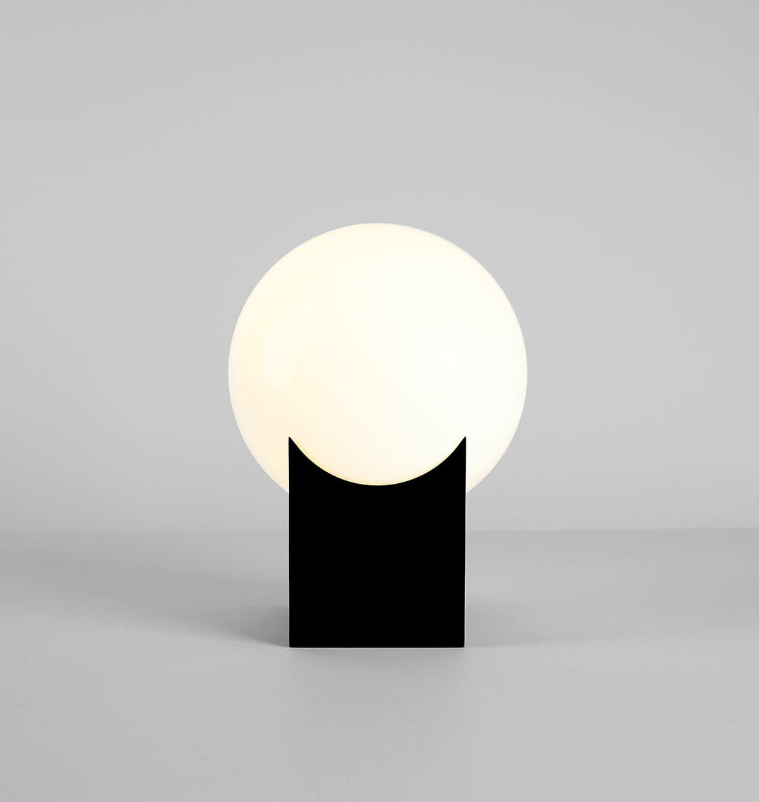 Atlas Table Lamp - 01