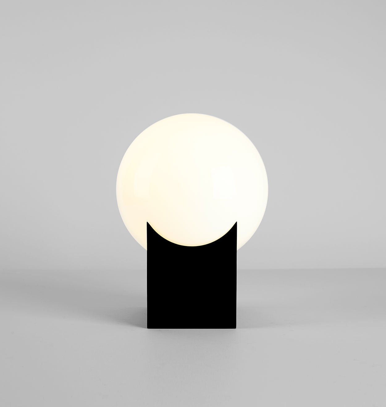 Atlas Table Lamp - 01