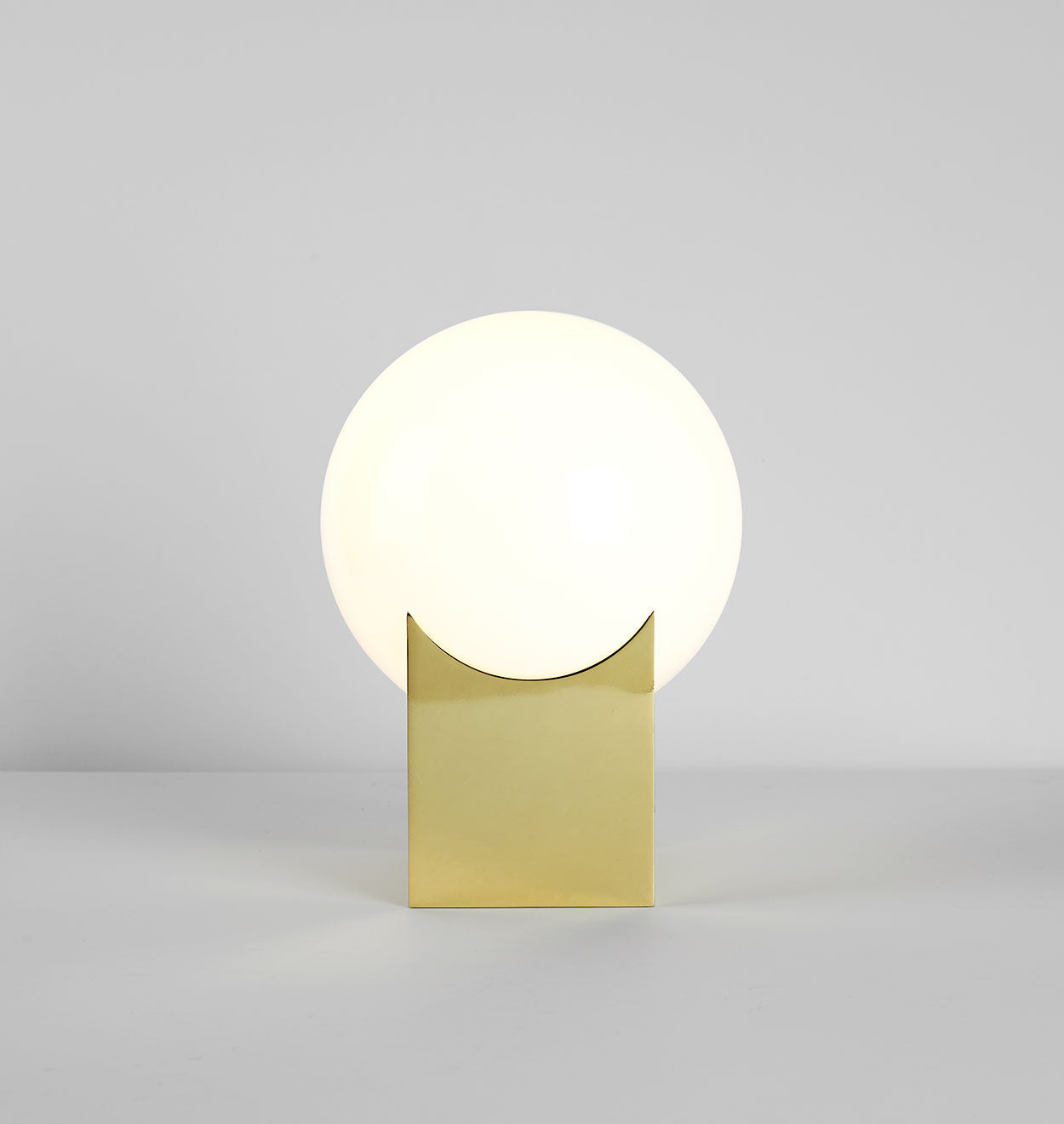 Atlas Table Lamp - 01