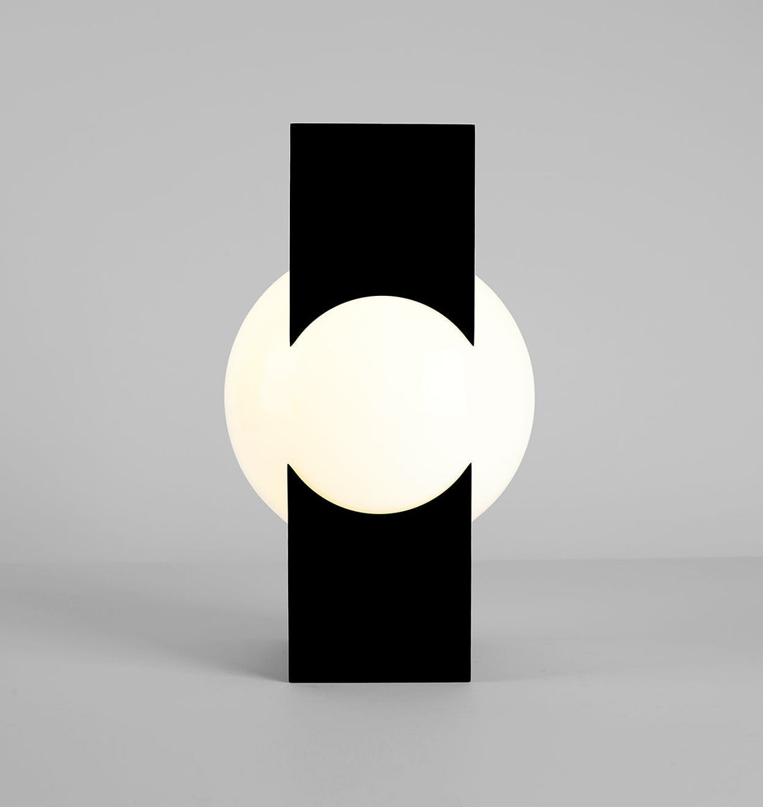 Atlas Table Lamp - 02