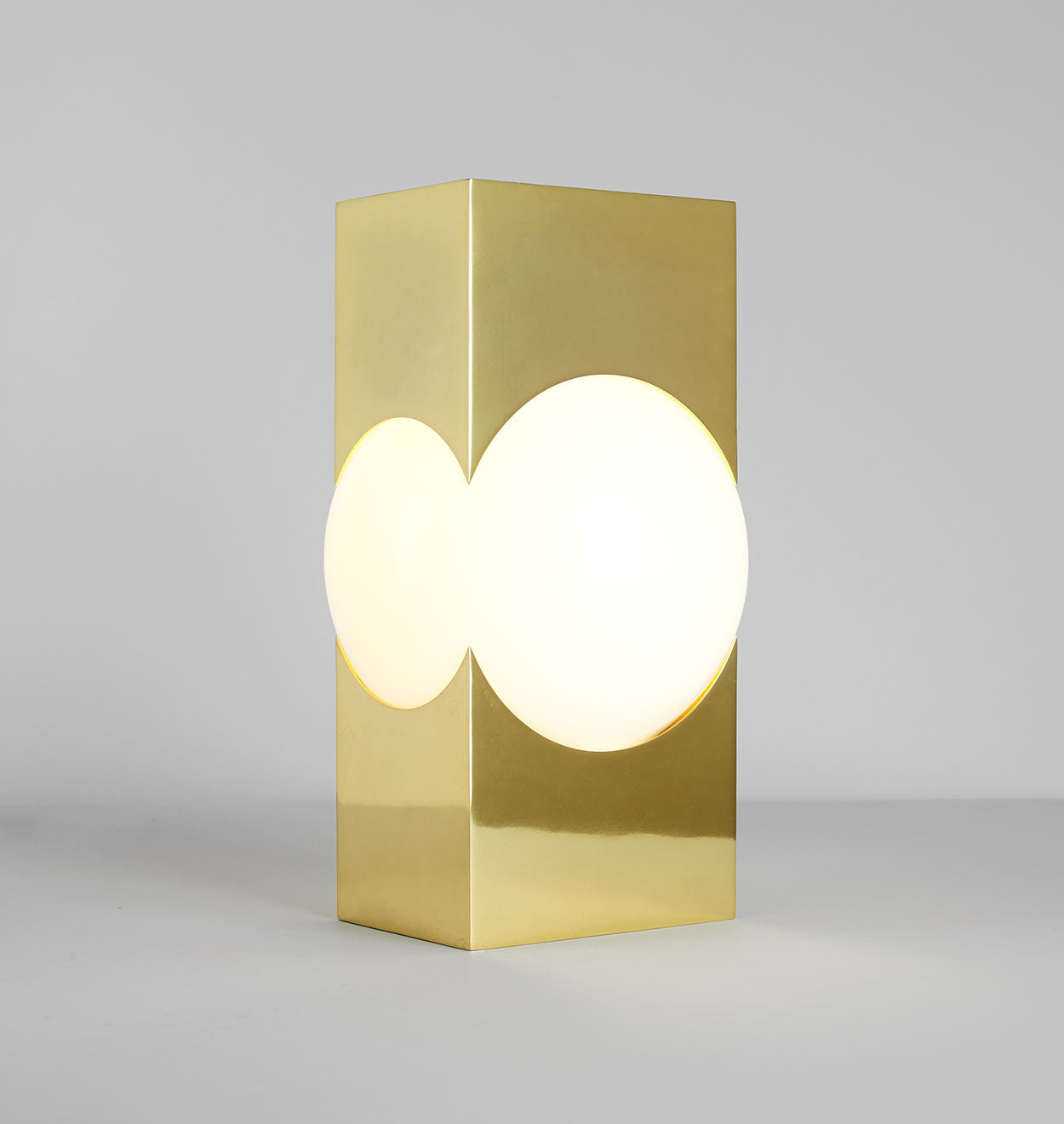 Atlas Table Lamp - 02